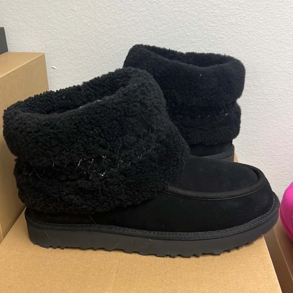 UGG BRAID MINI